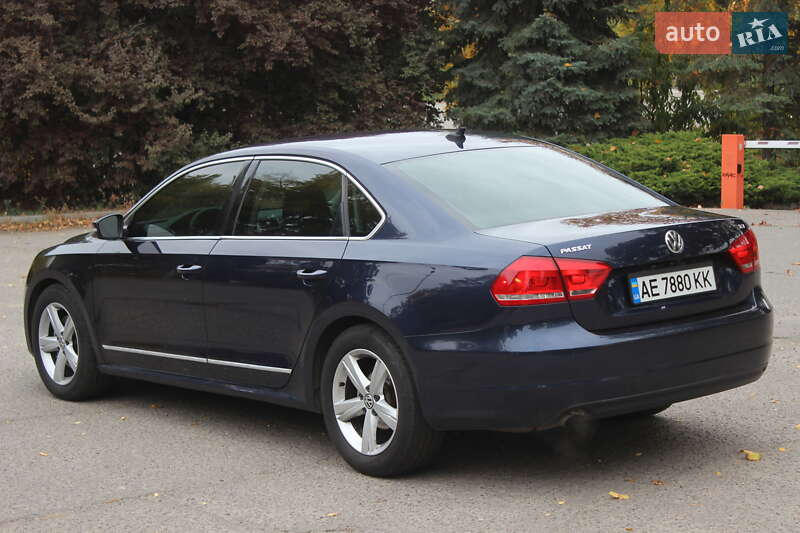 Седан Volkswagen Passat 2015 в Днепре
