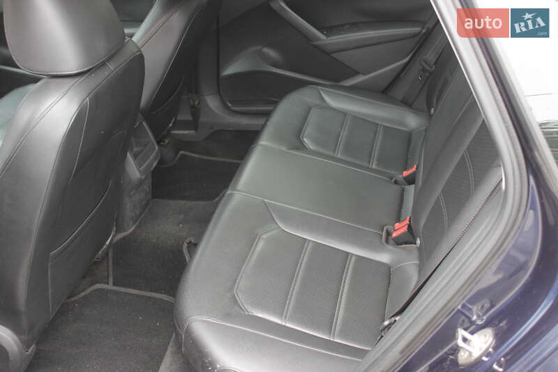Седан Volkswagen Passat 2015 в Днепре