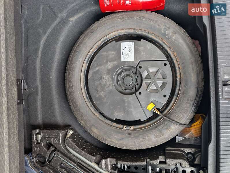 Универсал Volkswagen Passat 2018 в Киеве