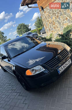 Седан Volkswagen Passat 2003 в Киеве