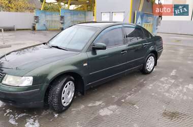 Седан Volkswagen Passat 1998 в Івано-Франківську