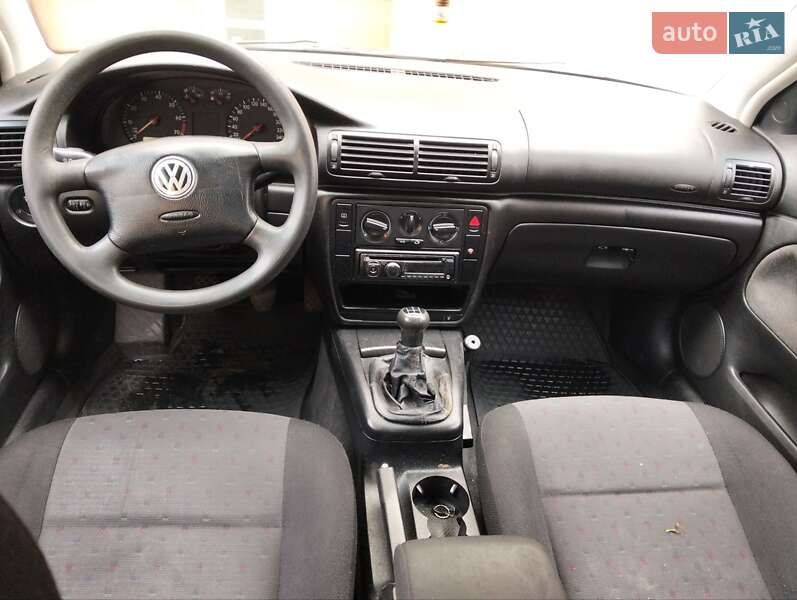Седан Volkswagen Passat 1998 в Ивано-Франковске
