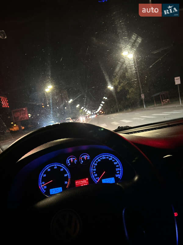 Седан Volkswagen Passat 2003 в Киеве фото 10 Седан Volkswagen Passat 2003 в Киеве