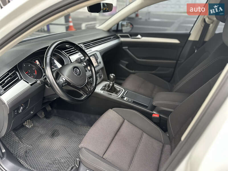 Универсал Volkswagen Passat 2016 в Днепре