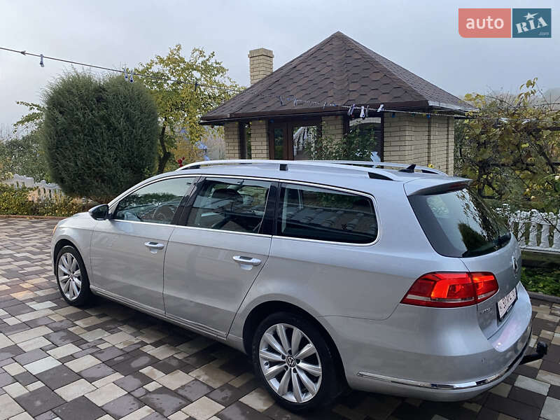 Универсал Volkswagen Passat 2012 в Бучаче