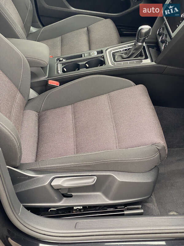 Універсал Volkswagen Passat 2018 в Києві