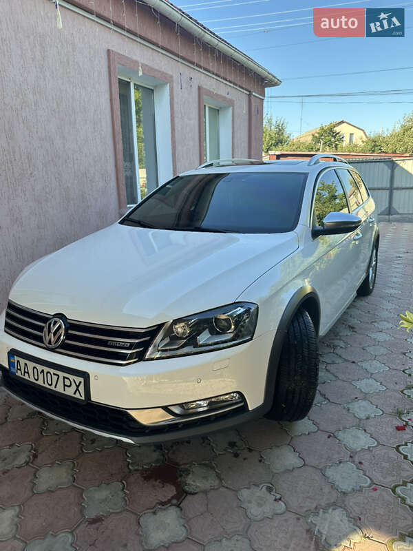 Универсал Volkswagen Passat 2013 в Киеве