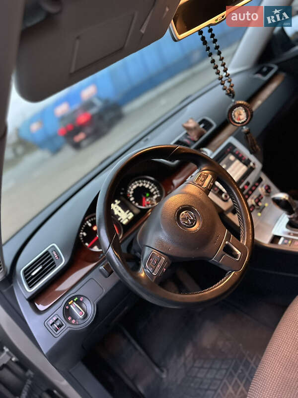 Седан Volkswagen Passat 2011 в Киеве
