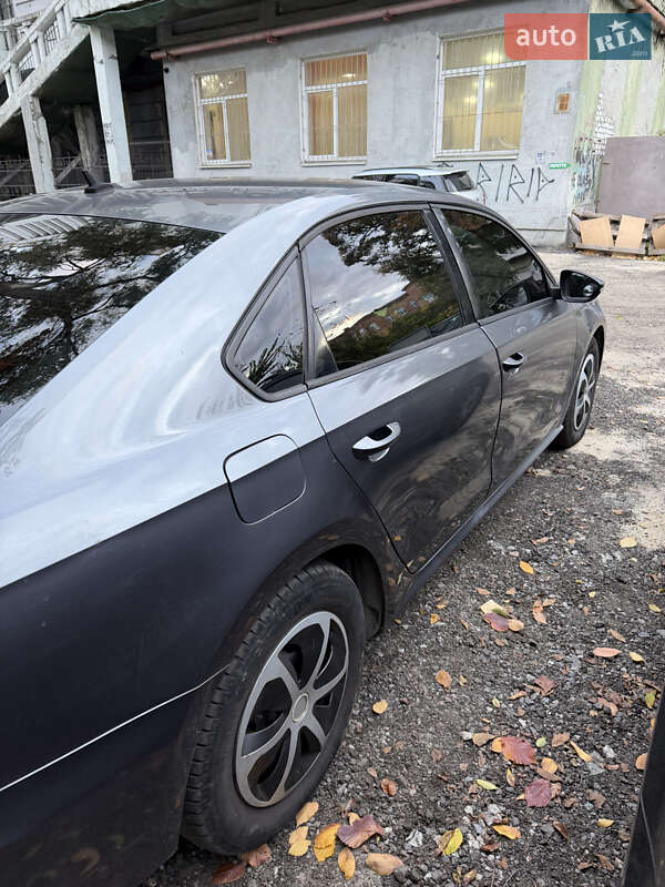 Седан Volkswagen Passat 2012 в Днепре фото 3 Седан Volkswagen Passat 2012 в Днепре