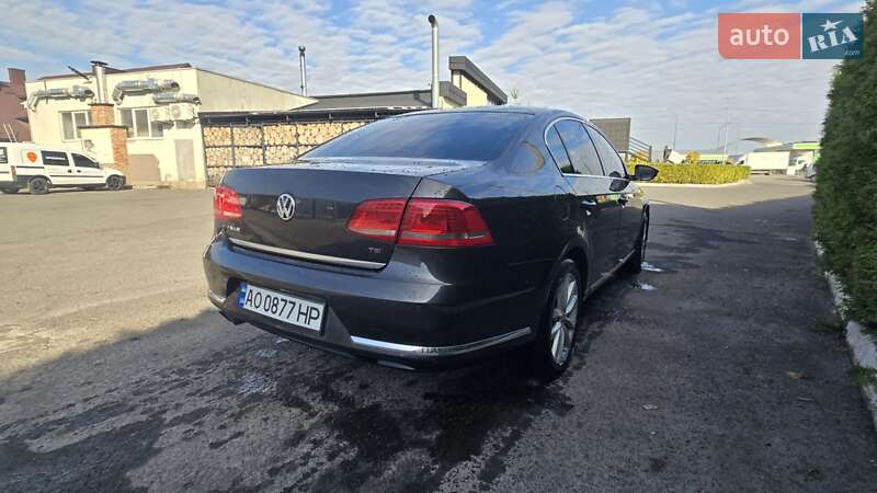 Седан Volkswagen Passat 2011 в Виноградове