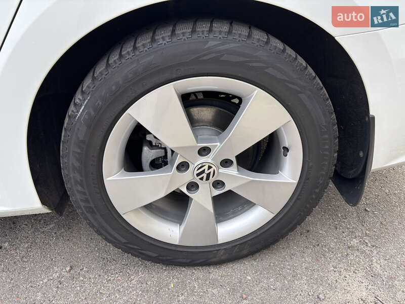 Седан Volkswagen Passat 2016 в Києві фото 14 Седан Volkswagen Passat 2016 в Києві