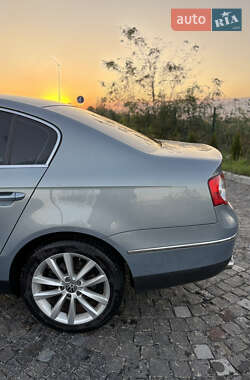 Седан Volkswagen Passat 2010 в 