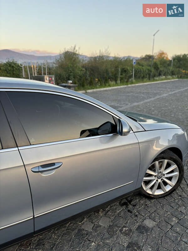 Седан Volkswagen Passat 2010 в Иршаве