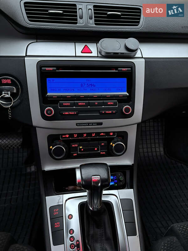 Седан Volkswagen Passat 2010 в Иршаве