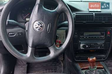 Седан Volkswagen Passat 1998 в  фото 14 Седан Volkswagen Passat 1998 в
