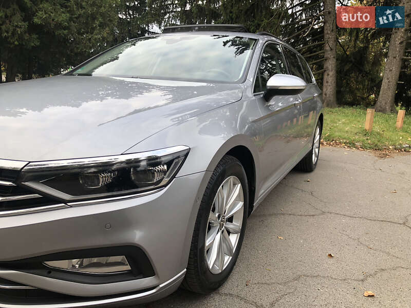 Универсал Volkswagen Passat 2020 в Киеве