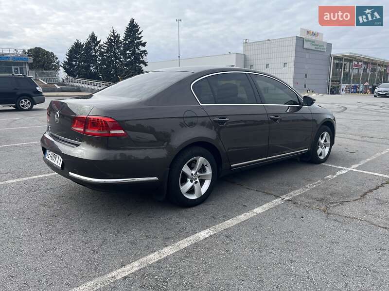 Седан Volkswagen Passat 2011 в Запорожье