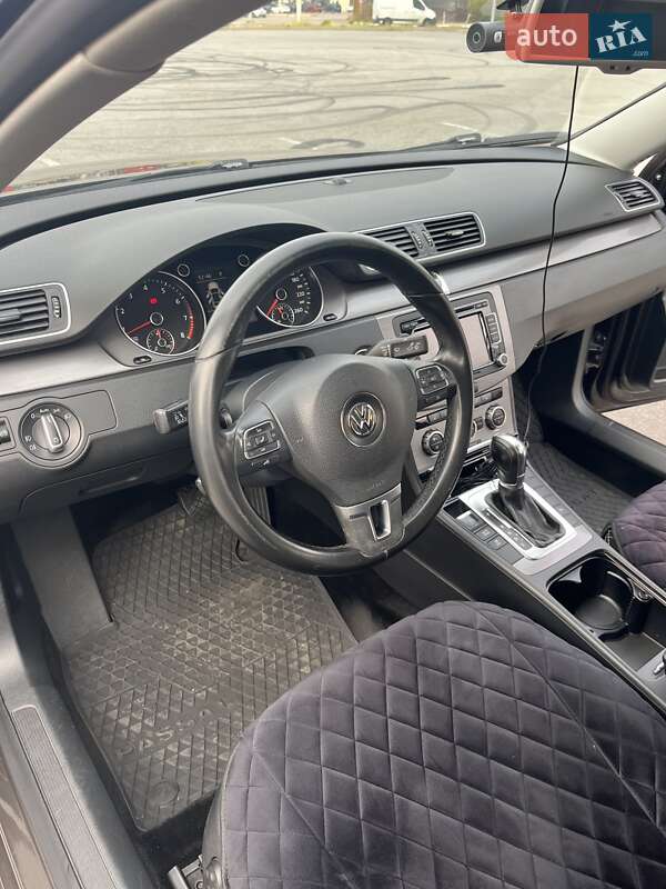 Седан Volkswagen Passat 2011 в Запорожье