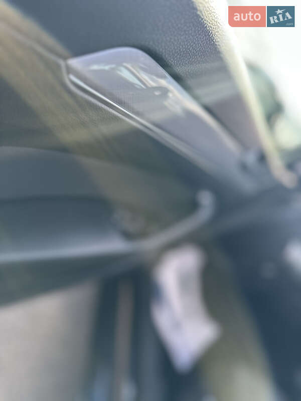 Универсал Volkswagen Passat 2020 в Луцке фото 13 Универсал Volkswagen Passat 2020 в Луцке