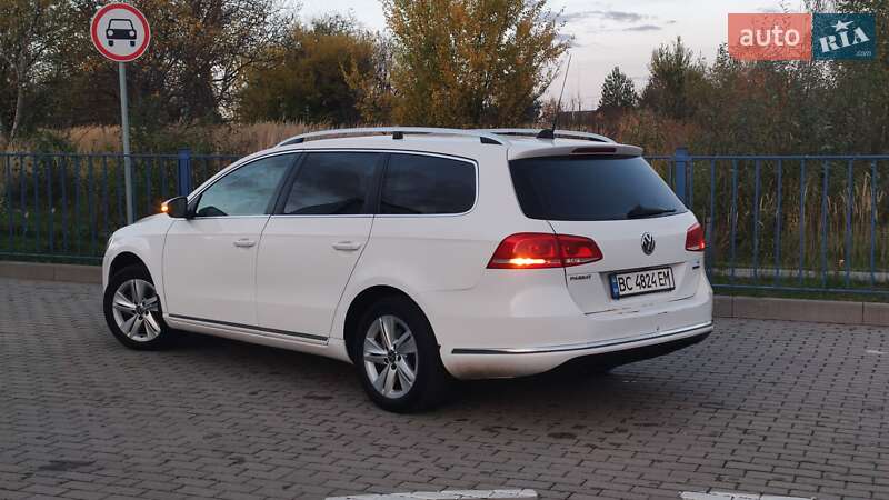 Універсал Volkswagen Passat 2012 в Дрогобичі