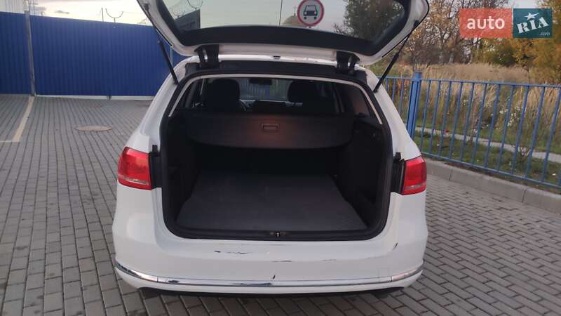 Універсал Volkswagen Passat 2012 в Дрогобичі