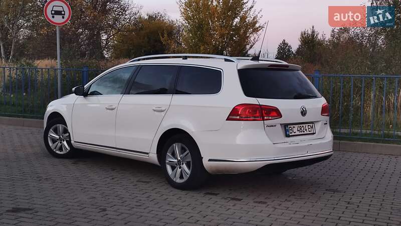 Універсал Volkswagen Passat 2012 в Дрогобичі
