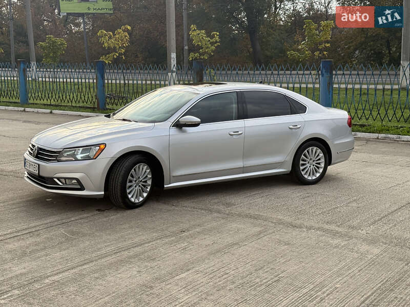 Седан Volkswagen Passat 2015 в Чернівцях