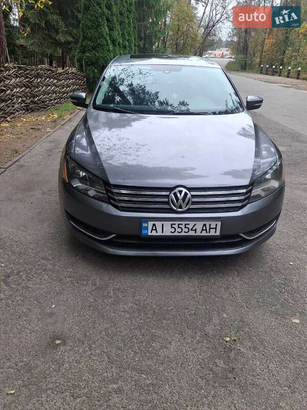 Седан Volkswagen Passat 2013 в Києві