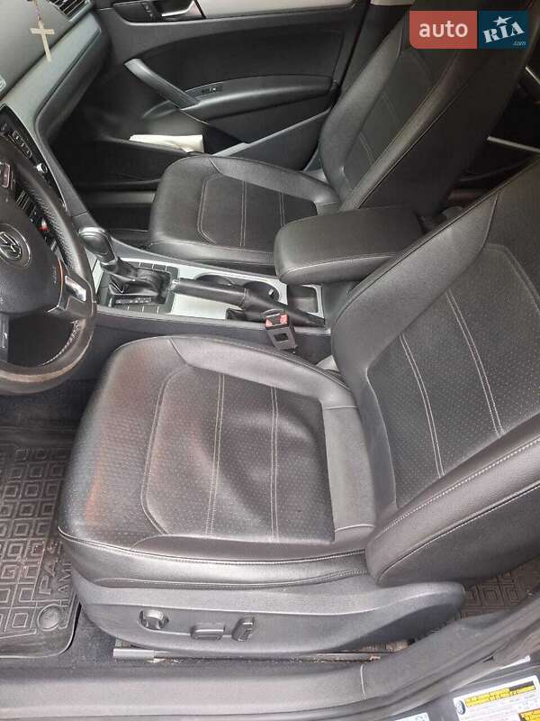 Седан Volkswagen Passat 2013 в Києві