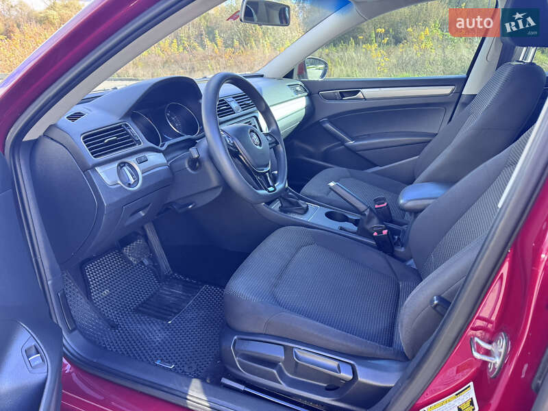 Седан Volkswagen Passat 2016 в Києві фото 6 Седан Volkswagen Passat 2016 в Києві