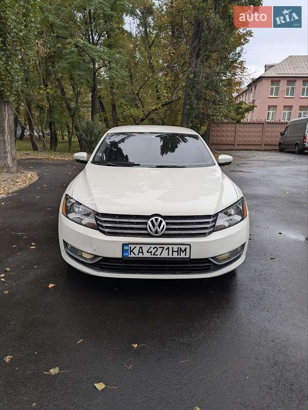 Седан Volkswagen Passat 2015 в Києві