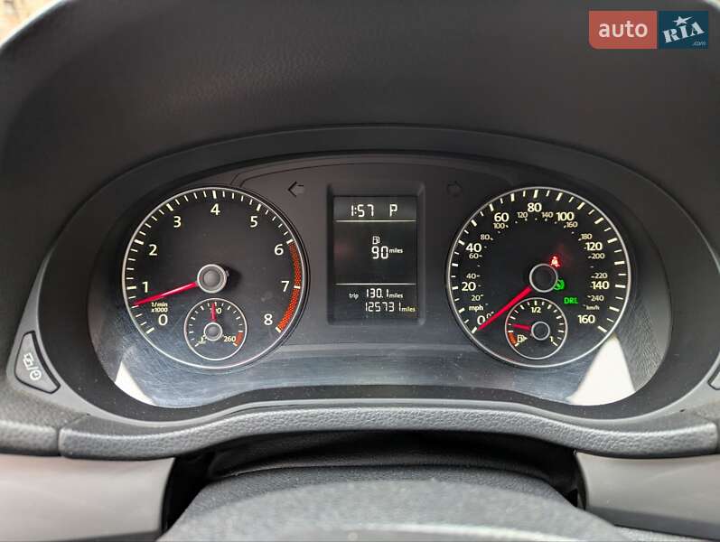 Седан Volkswagen Passat 2015 в Києві