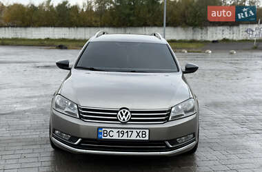 Універсал Volkswagen Passat 2012 в Львові