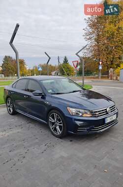 Седан Volkswagen Passat 2017 в Лубнах