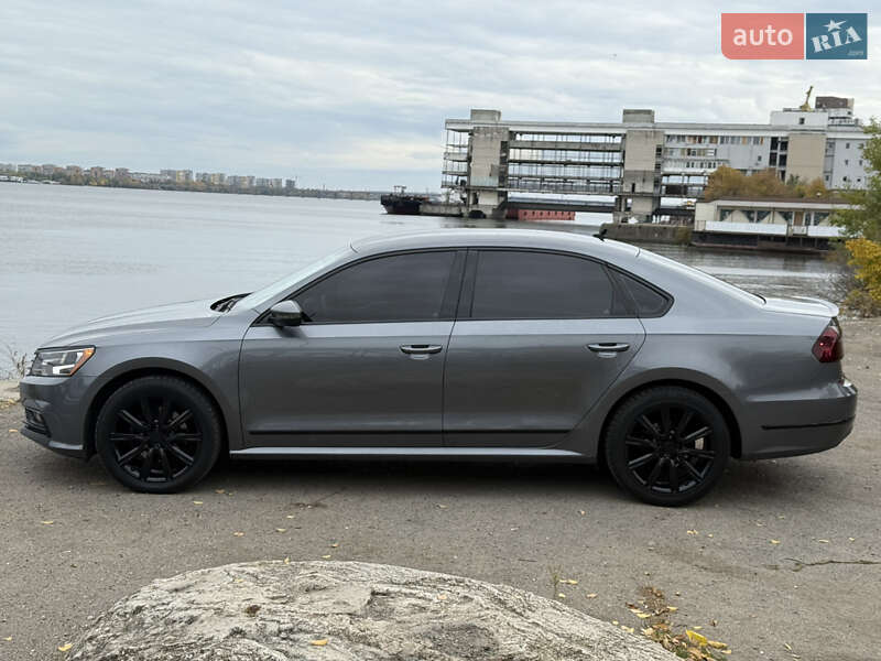 Седан Volkswagen Passat 2016 в Дніпрі
