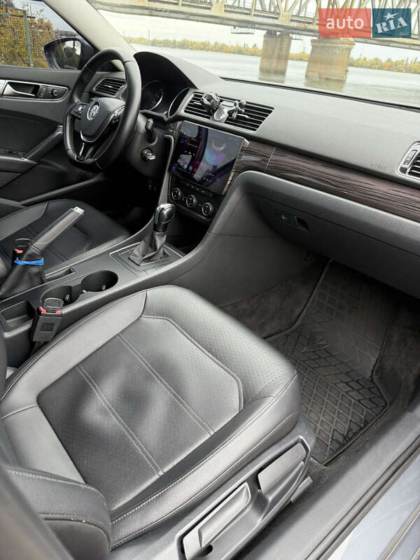 Седан Volkswagen Passat 2016 в Дніпрі