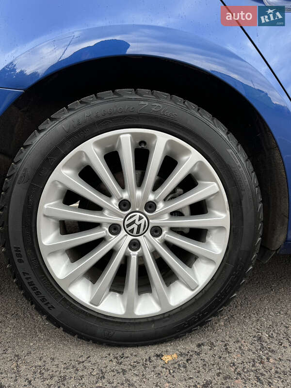 Седан Volkswagen Passat 2017 в Ровно
