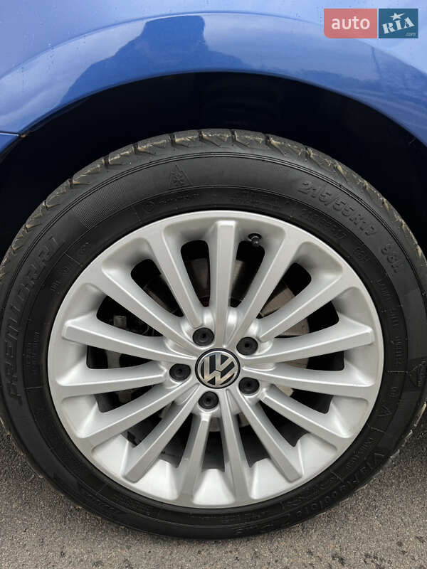 Седан Volkswagen Passat 2017 в Ровно