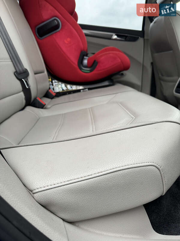 Седан Volkswagen Passat 2017 в Ровно