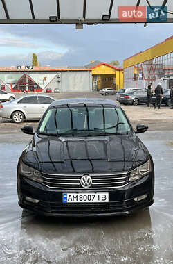 Седан Volkswagen Passat 2016 в Житомире