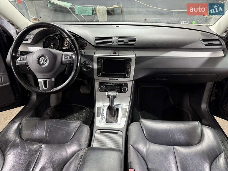 Універсал Volkswagen Passat 2010 в Нововолинську