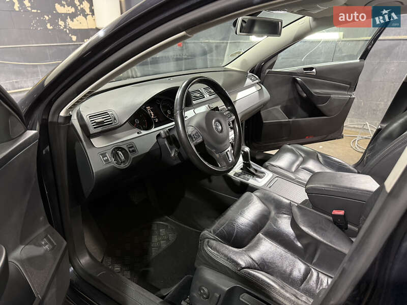 Універсал Volkswagen Passat 2010 в Нововолинську