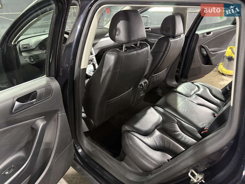 Універсал Volkswagen Passat 2010 в Нововолинську