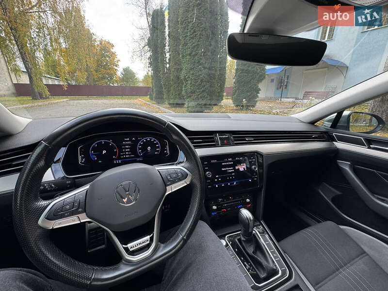 Универсал Volkswagen Passat 2020 в Корце