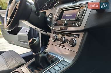 Универсал Volkswagen Passat 2012 в 