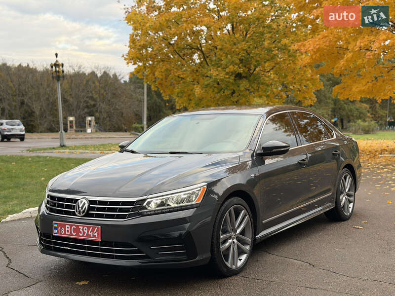 Седан Volkswagen Passat 2017 в Ровно