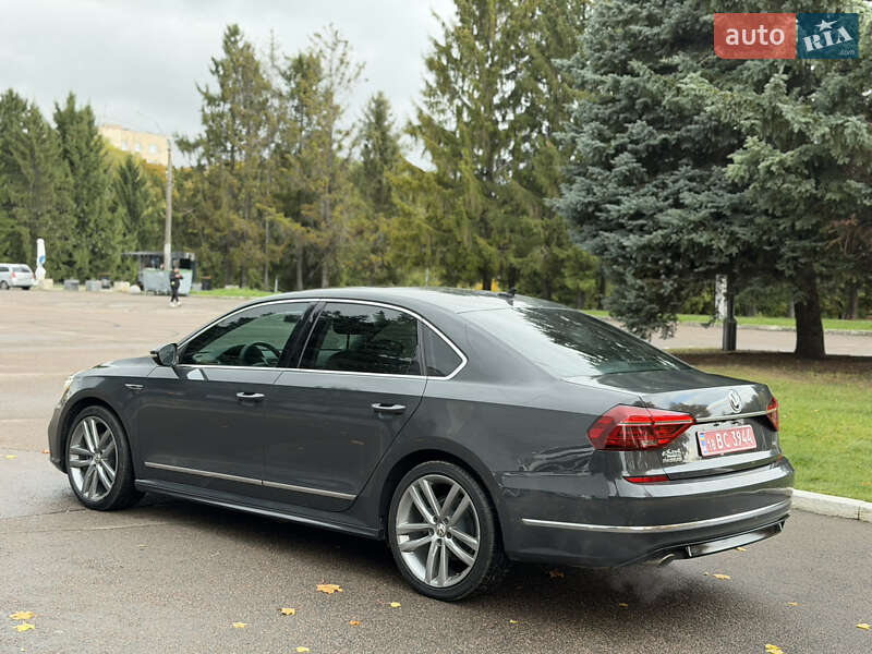 Седан Volkswagen Passat 2017 в Ровно