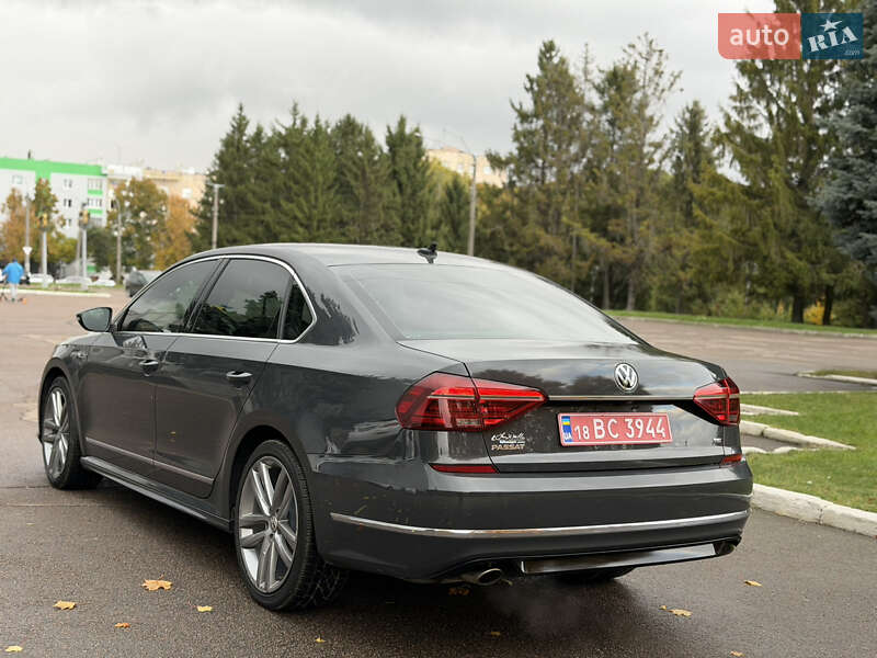 Седан Volkswagen Passat 2017 в Ровно