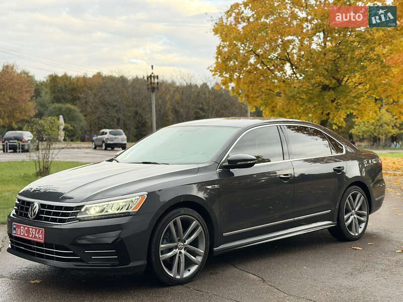 Седан Volkswagen Passat 2017 в Ровно