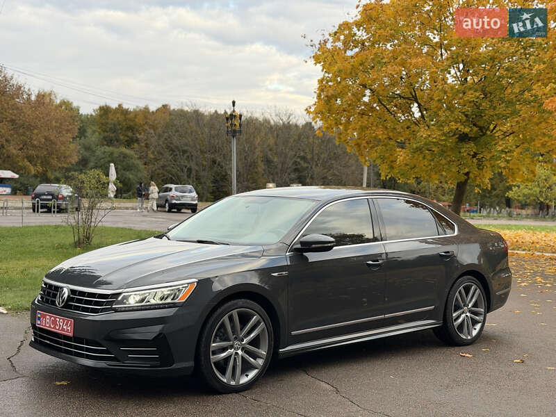 Седан Volkswagen Passat 2017 в Ровно